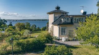 Charming Saltsjo-Boo Villa with Water Views - 0