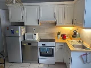 Appartement T2 RDC tout confort parking extérieur privé, proche centre ville - 3