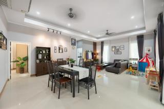 Cozy Family Kids House with Garden 3BR - 0