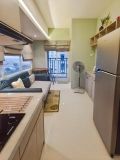 Cozy 1BR Serpong Garden Apt pool & wifi - 4