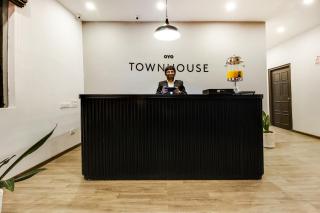 Townhouse Meridian Regency - 1