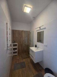 Rooms 67 pokoje jednoosobowe ze wspólną łazienką - 1