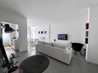Manzoni House - 0