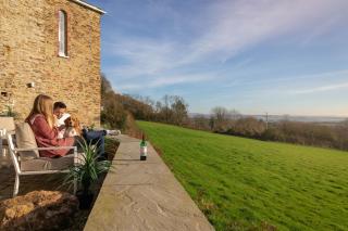 The Valley Hideaway - 2