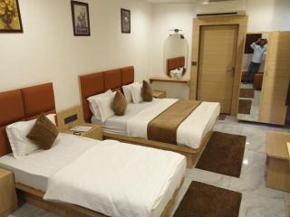 Hotel Grand Nilgiri AC Rooms - 2