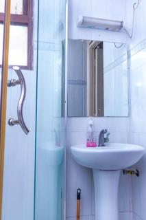 Peaceful Nairobi City Center Serenity Suite with a rooftop Swimming pool - Escape the hustle and bustle while staying close to everything Nairobi has to offer - 7