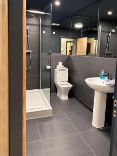 Unique city centre DJ apartment - sleeps 20 - 1