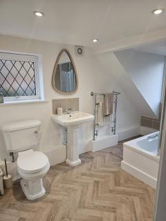 Beautiful historic cottage pets welcome - 2