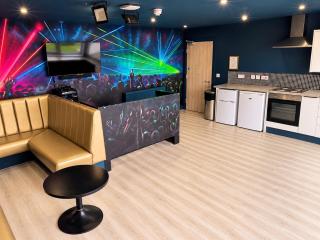 Penthouse Apartment, Sleeps 21 with terrace - 1
