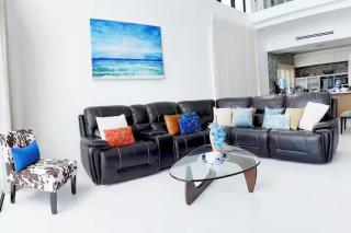 Penthouse Luxury - 3