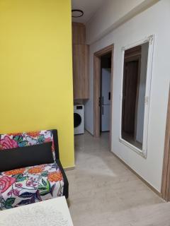 Yellow Blossom Apartment by Ori - 4