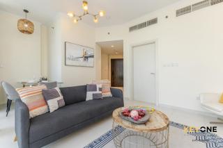 Carson Elegant Living in One Bedroom - 5