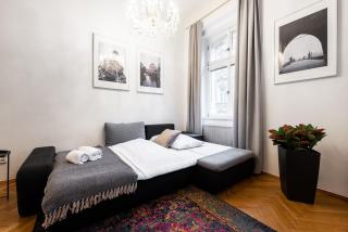 Elegant Apartment in New Town by EasyBNB Premium - 4