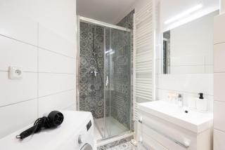 Elegant Apartment in New Town by EasyBNB Premium - 3