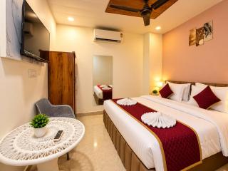 Hotel Kasa Stays Near Tilak Nagar Metro Station - 9