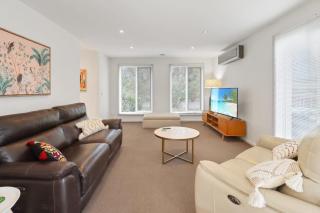 Retreat on Gairloch I Geelong River Hideaway - 2