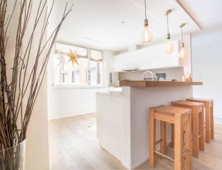 Alpine Chic Apartment - 8