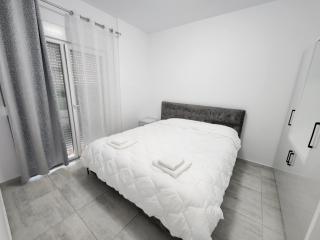 Seafront Apartment - 9