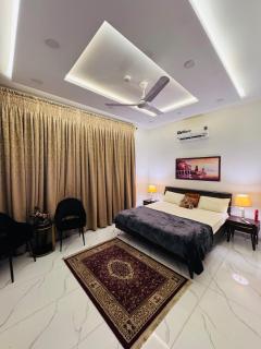 Luxe Retreat - 3