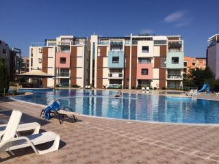 Elegant Summer Apartment - 8