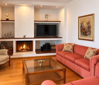 Nini's Maison - Terrace Living Above Kalamata City - 6