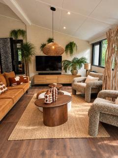 Boutique Bungalow 2 met sauna, hottub en boskas - 9