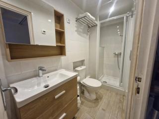 Petite Maison cosy avec terrasse - Parc Astérix 10 min - CDG 15 min - 2