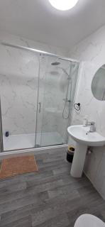 Burton House - 2BR - Sleeps 4 - Flat 2 - 8