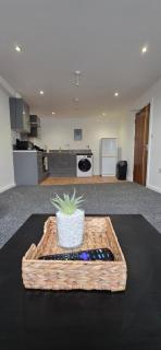 Burton House - 2BR - Sleeps 4 - Flat 2 - 3