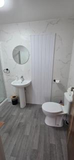 Burton House - 2BR - Sleeps 4 - Flat 2 - 2