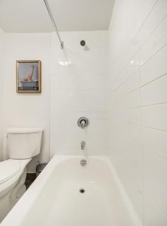 Modern 1BR Downtown Montréal Condo -Place des Arts - 1