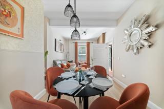 2 Bedroom House Derry City Centre with Free Wifi 5 Guests No 7 - 9