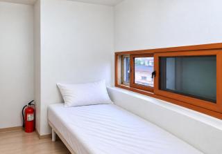 51Near Gimpo Airport, 15 minutes to Hongdae, 5-minute walk to the subway, guesthouse, shared bathroom, solo travel - Seul - 9