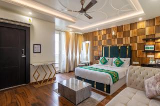 Treebo Premium The Royal - 2
