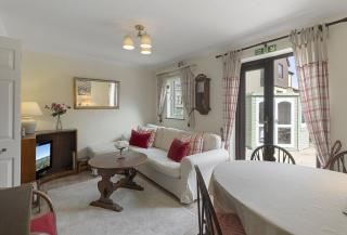 Petal Cottage - 3