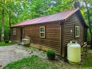 Buckeye Hut at Avenwood Cabins - 6