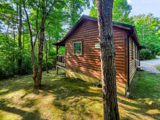 Buckeye Hut at Avenwood Cabins - 2