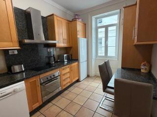 Heart of Main Street - 3 Bedroom Apartment - 6