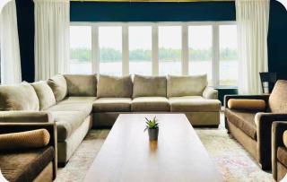 Lakefront Resort! 10 Ensuite Bedrooms! Sleeps 30! - 0