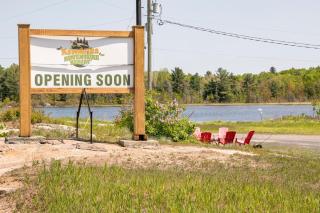 Lakefront Resort! 10 Ensuite Bedrooms! Sleeps 30! - 9