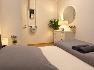 Elegant 2-Bedroom Apartment for 8 near Vorgartenstraße Metro - 3