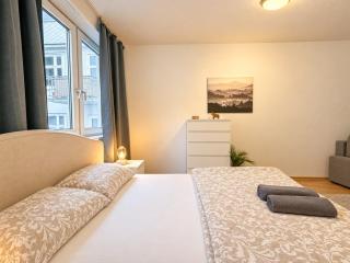 Intelligent 2-room flat for 8, U1 Vorgartenstraße - 2