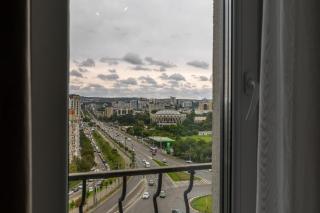 Bright Apartment with a View of the Circus - 2