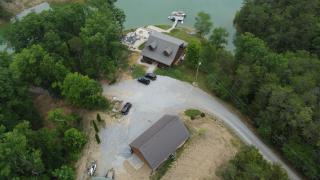 Peaceful Cabin on Lake with extra 2nd small cabin - 3