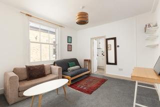 New! Bright 2BR Maisonette in Clapham - 0