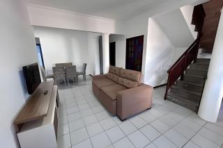 Casa c/ AR, 4/4, mt espaçosa em ótima localização - 9