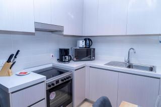 Bloomfields Elegant 1br in Waters Edge Yas Island - 1