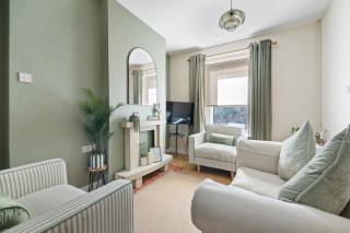2 Bedroom Derry City Centre House with Free WiFi 5 Guests - 9