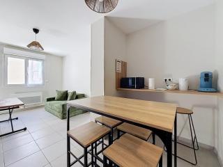 2 Apparts au RDC 12 pers 4 Chambres - 8