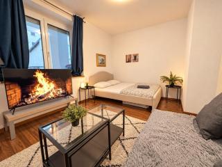 Warm 2-Bedroom Ground-Floor Flat near Taborstraße Metro - 0